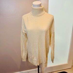 J. McLaughlin 100% Cashmere Turtleneck Cream Sweater